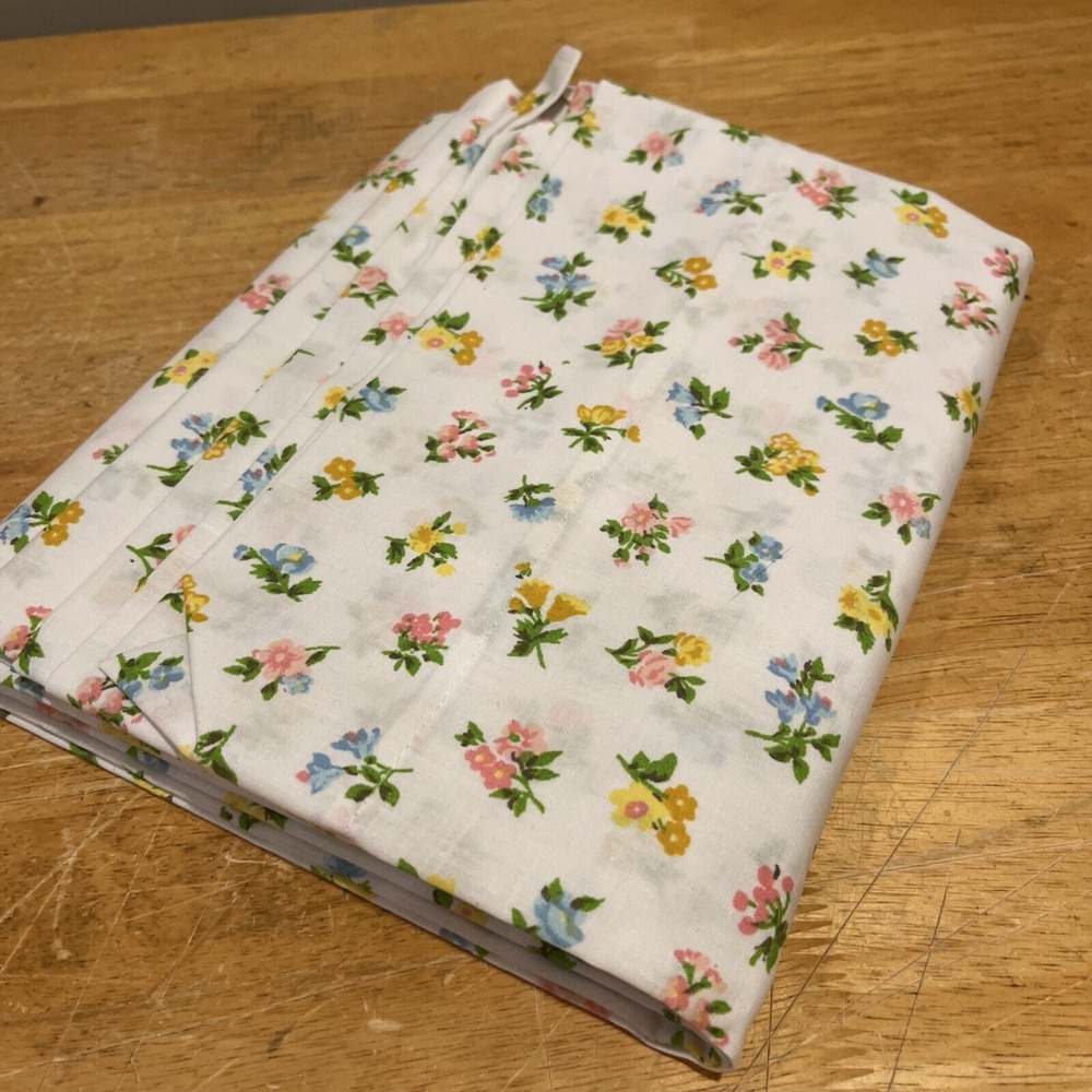 Vintage JCPenney Spring Floral Flat Twin Sheet Cotton Blend Small Flowers‎